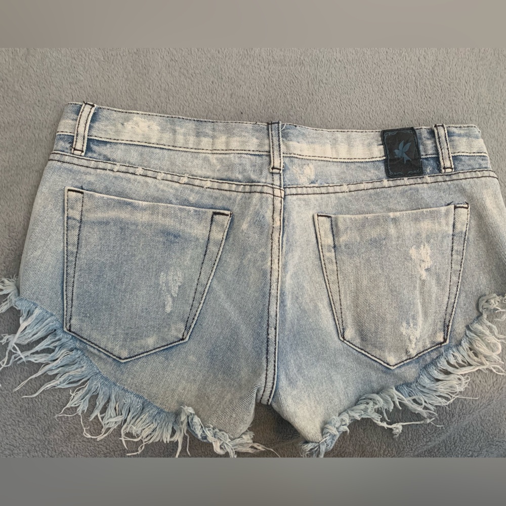 One Teaspoon Distressed Denim Shorts - Picture 2 of 2
